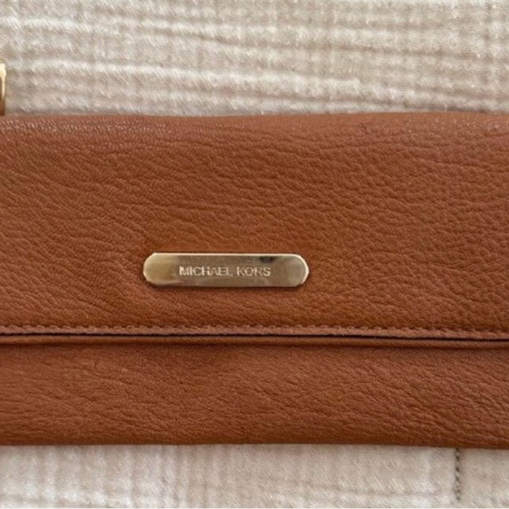Michael Kors NWT Tan / Brown Crossbody bag with EUC Michael Kors wallet - Picture 4 of 11